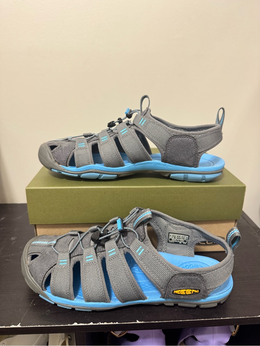 Keen Clearwater Women's Size 10 Gray Blue Outdoor Hiking Sandals Shoes EUC